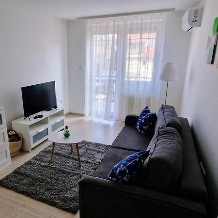 Appartamento Cili Apartman Eger Esterno foto