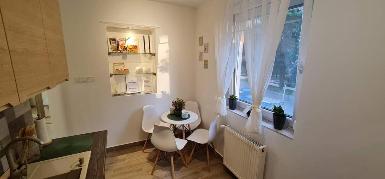 Appartamento Cili Apartman Eger Esterno foto
