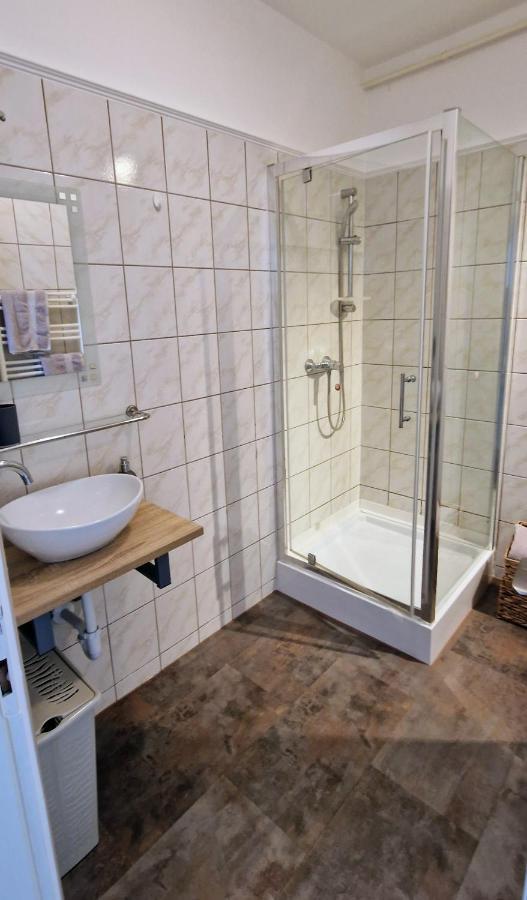 Appartamento Cili Apartman Eger Esterno foto